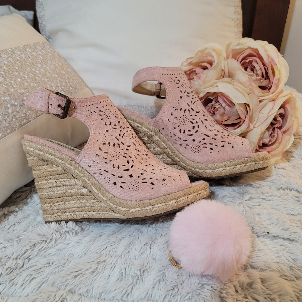 Beautiful Pink Not Rated Sandals size 7 1/2 - Picture 7 of 16